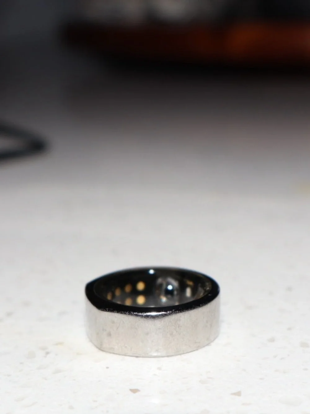 Oura Silver Smart Ring and Charger
